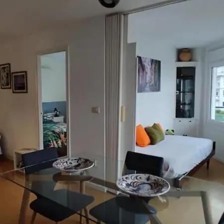 Charming In - 45 M² - Garden View 아파트